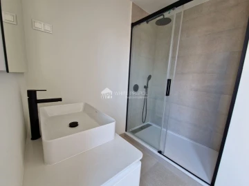 Apartamento T3 para Arrendamento em Santo António