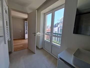 Apartamento T3 para Arrendamento em Santo António