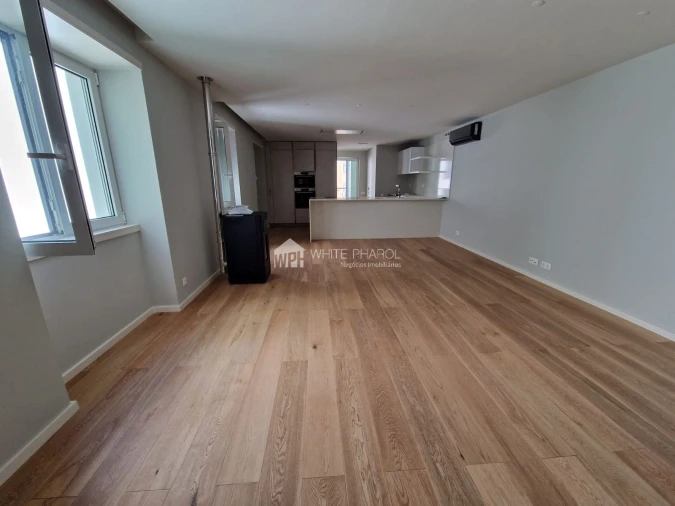 Apartamento T3 para Arrendamento em Santo António Foto 3