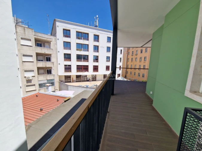 Apartamento T3 para Arrendamento em Santo António Foto 4