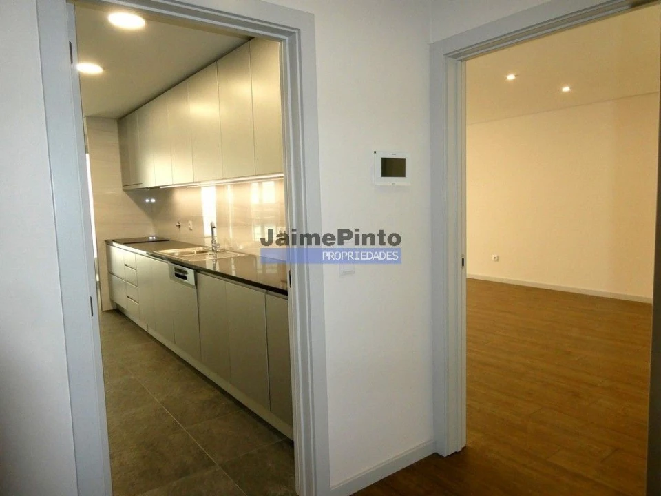 Apartamento T3 para Venda em Cedofeita, Santo Ildefonso, Sé, Miragaia, São Nicolau e Vitória Foto 1