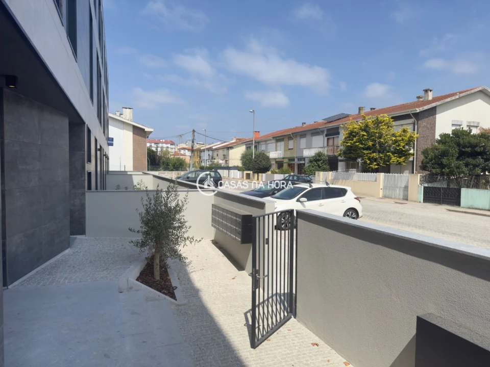 Apartamento T1 para Arrendamento em São Mamede de Infesta e Senhora da Hora Foto 22