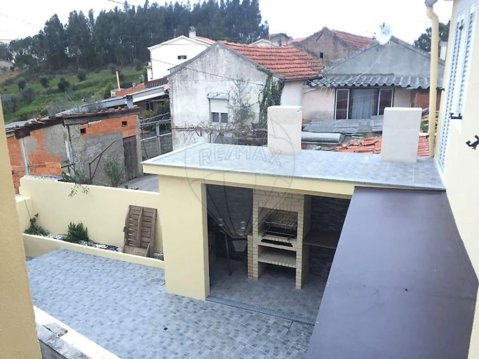 Moradia T2 para Venda em Santo Antonio dos Olivais Foto 20