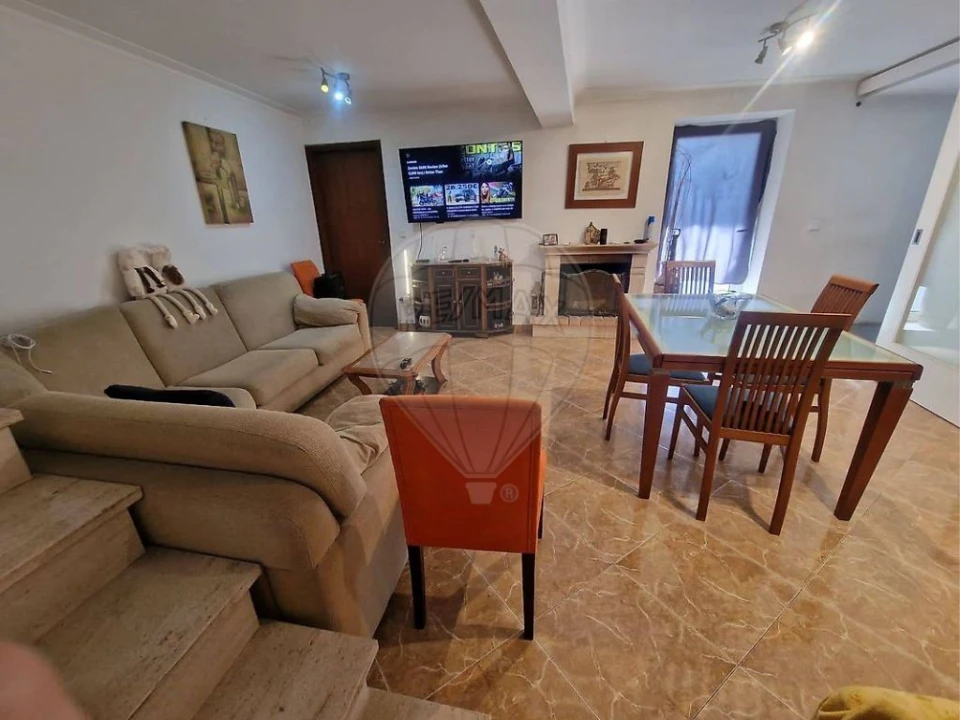 Moradia T2 para Venda em Santo Antonio dos Olivais Foto 26