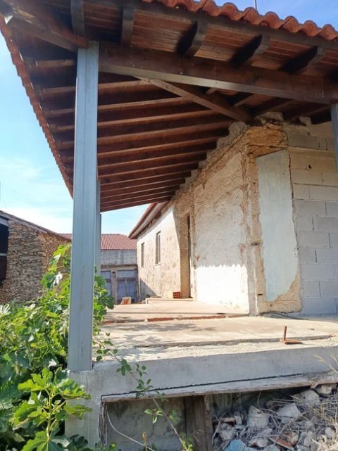 Quinta T4 para Venda em Carrazedo de Montenegro e Curros