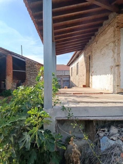 Quinta T4 para Venda em Carrazedo de Montenegro e Curros