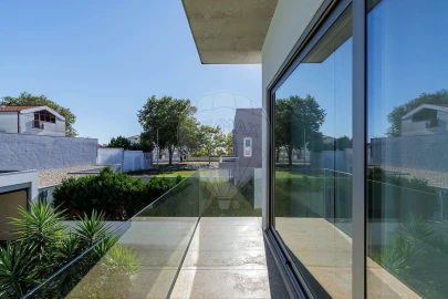Moradia T4 para Venda em Arcozelo