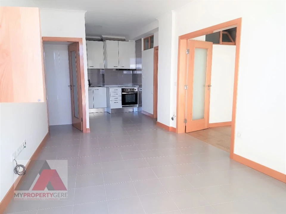 Apartamento T1 para Arrendamento em Silveira Foto 2