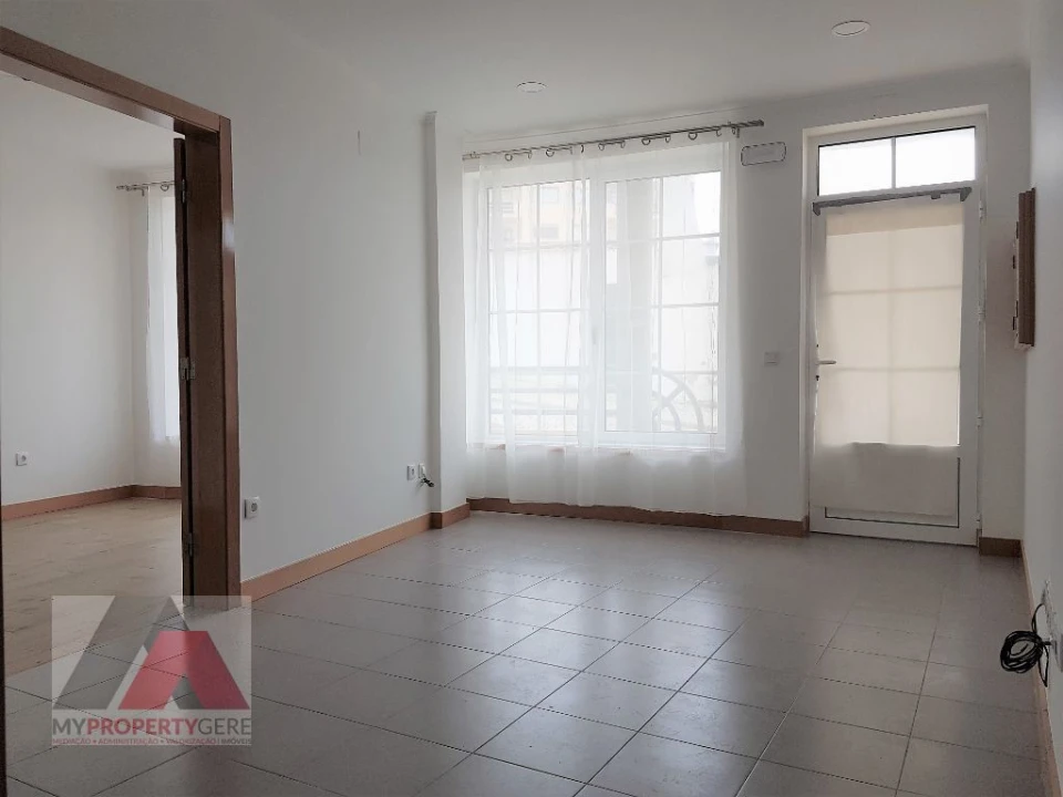 Apartamento T1 para Arrendamento em Silveira Foto 5