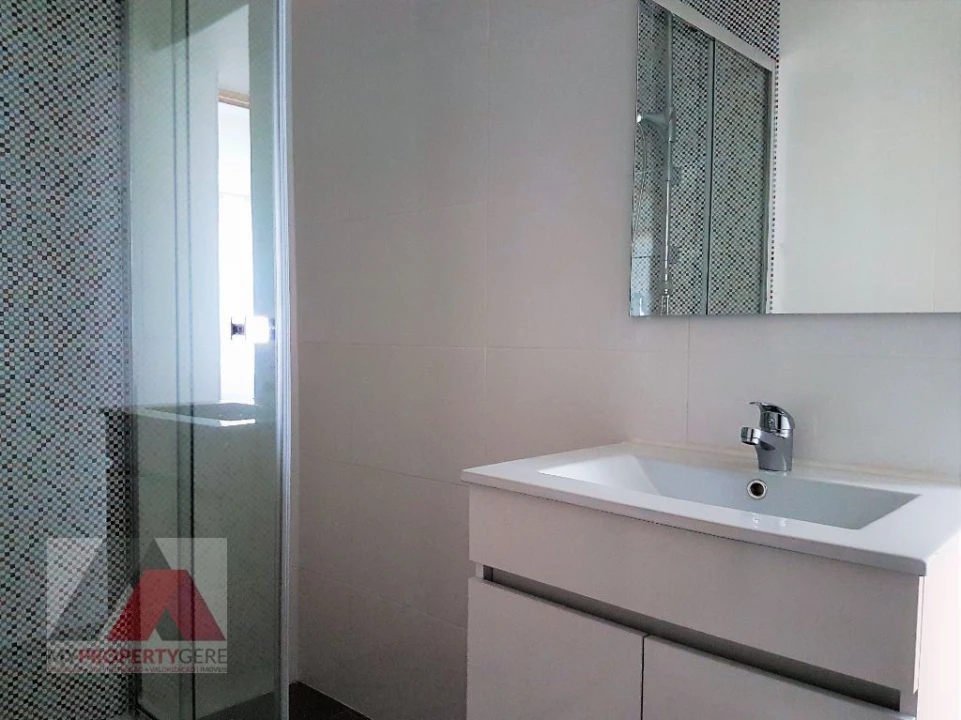 Apartamento T1 para Arrendamento em Silveira Foto 8