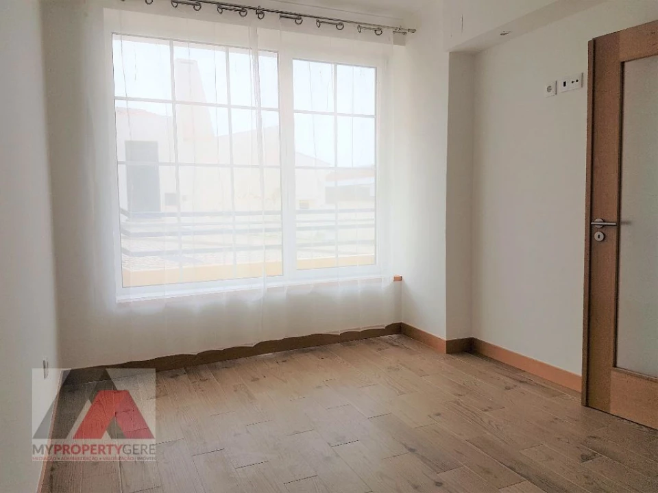 Apartamento T1 para Arrendamento em Silveira Foto 9