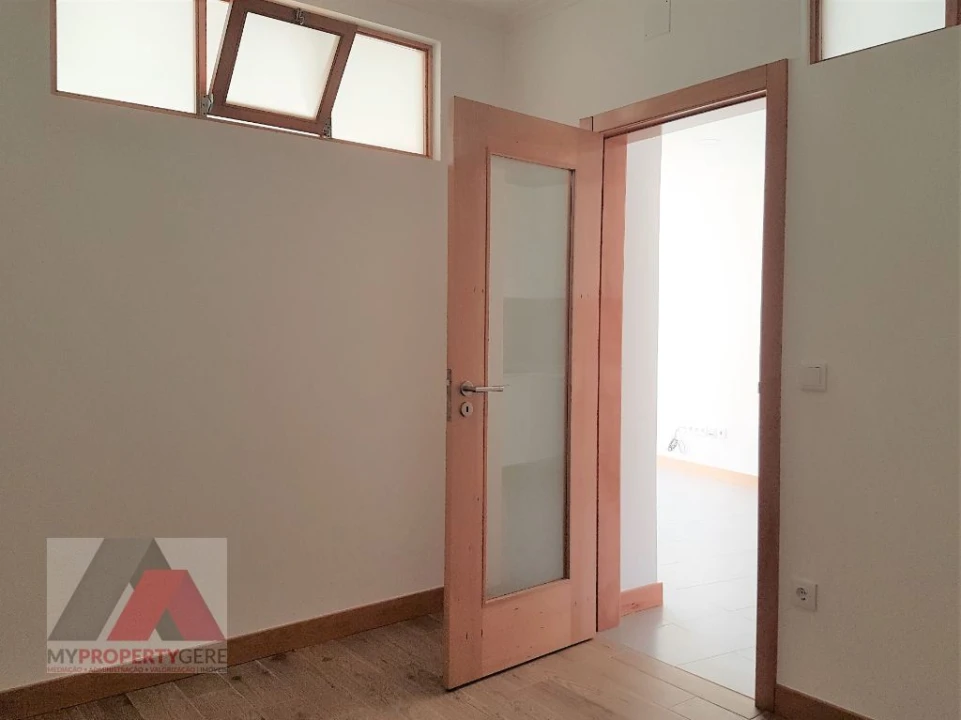 Apartamento T1 para Arrendamento em Silveira Foto 10