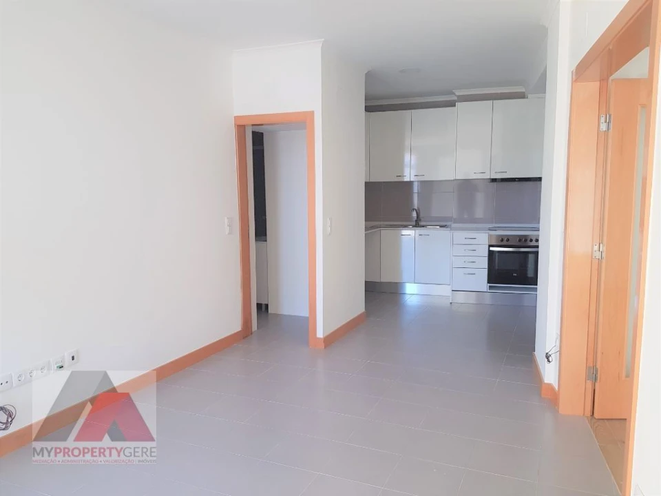 Apartamento T1 para Arrendamento em Silveira Foto 11