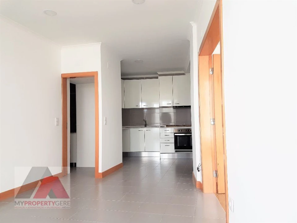 Apartamento T1 para Arrendamento em Silveira Foto 16