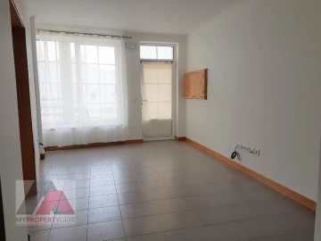 Apartamento T1 para Arrendamento em Silveira