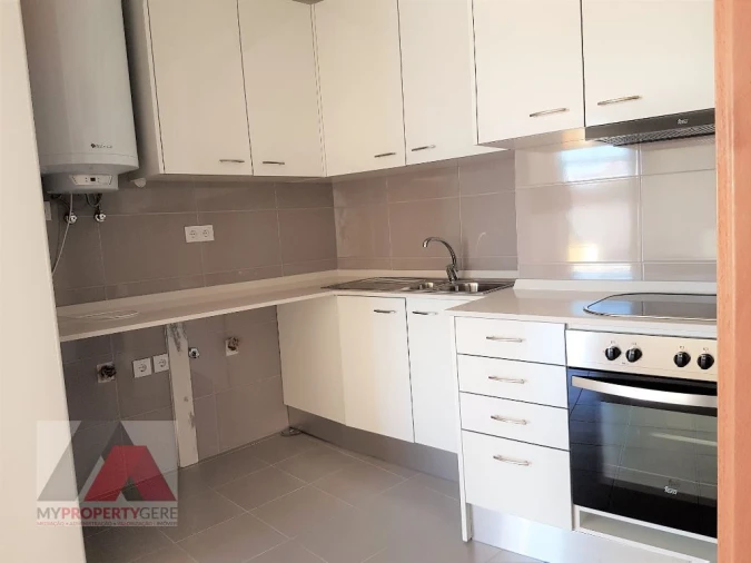 Apartamento T1 para Arrendamento em Silveira Foto 3
