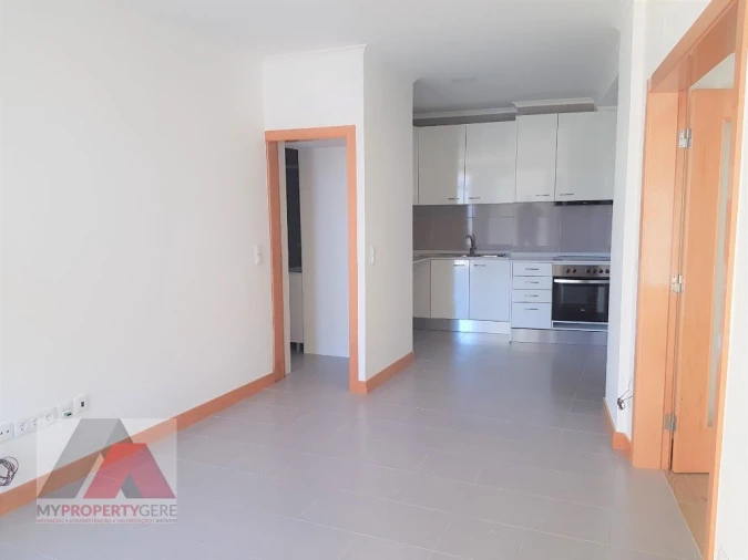 Apartamento T1 para Arrendamento em Silveira Foto 11