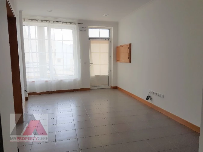 Apartamento T1 para Arrendamento em Silveira Foto 14