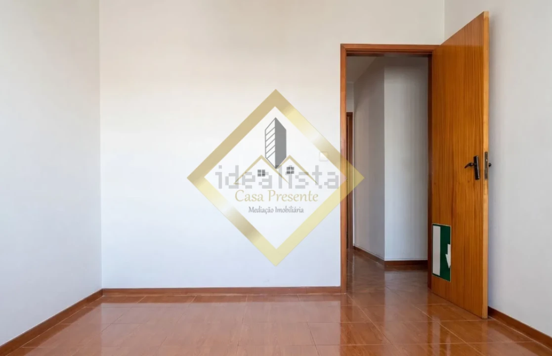 Apartamento T3 para Venda em Vilar de Andorinho Foto 18