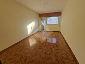 Apartamento T3 para Venda em Vilar de Andorinho