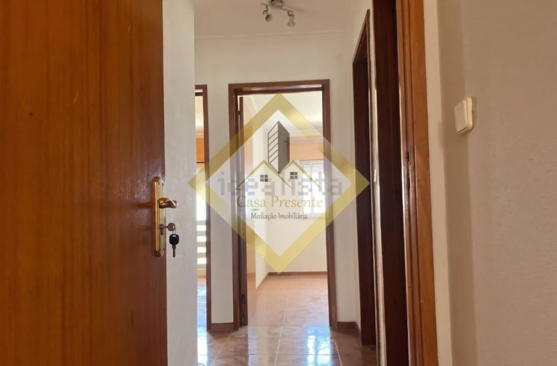 Apartamento T3 para Venda em Vilar de Andorinho Foto 11