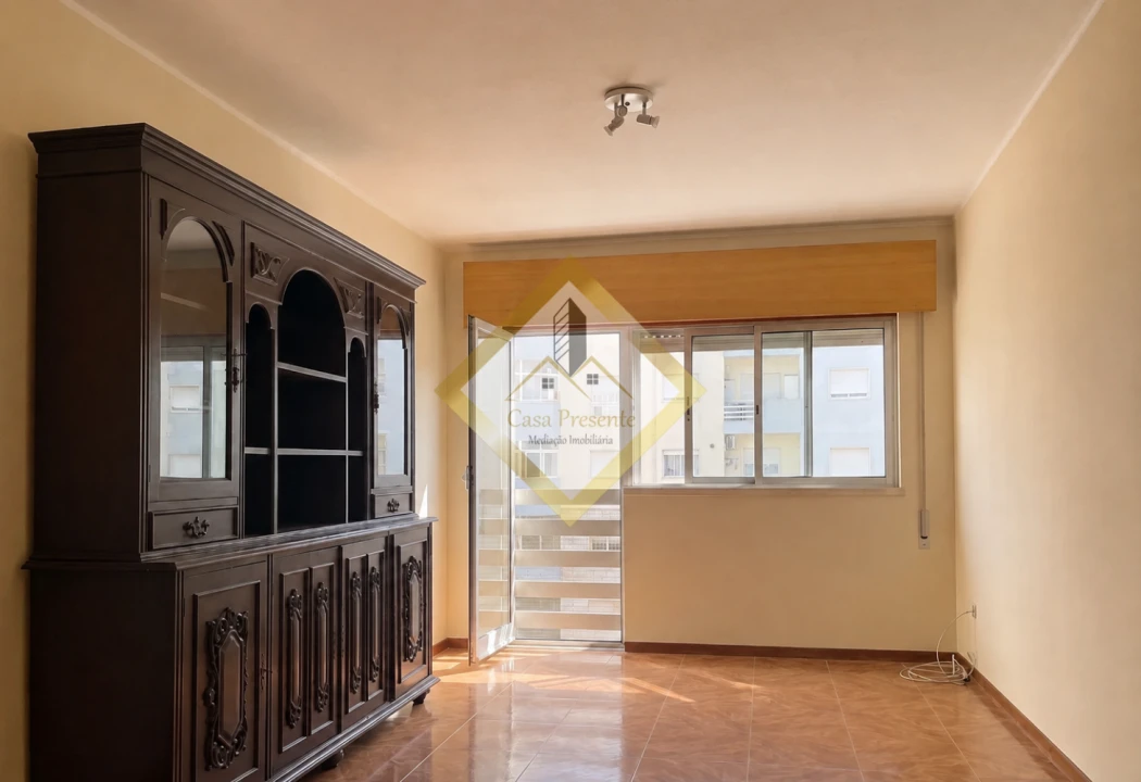 Apartamento T3 para Venda em Vilar de Andorinho Foto 3