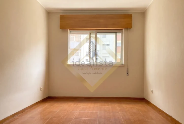 Apartamento T3 para Venda em Vilar de Andorinho Foto 14