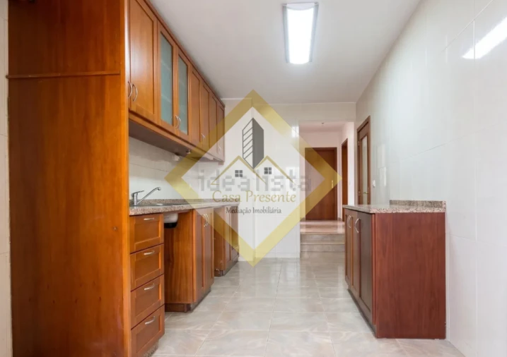 Apartamento T3 para Venda em Vilar de Andorinho Foto 7