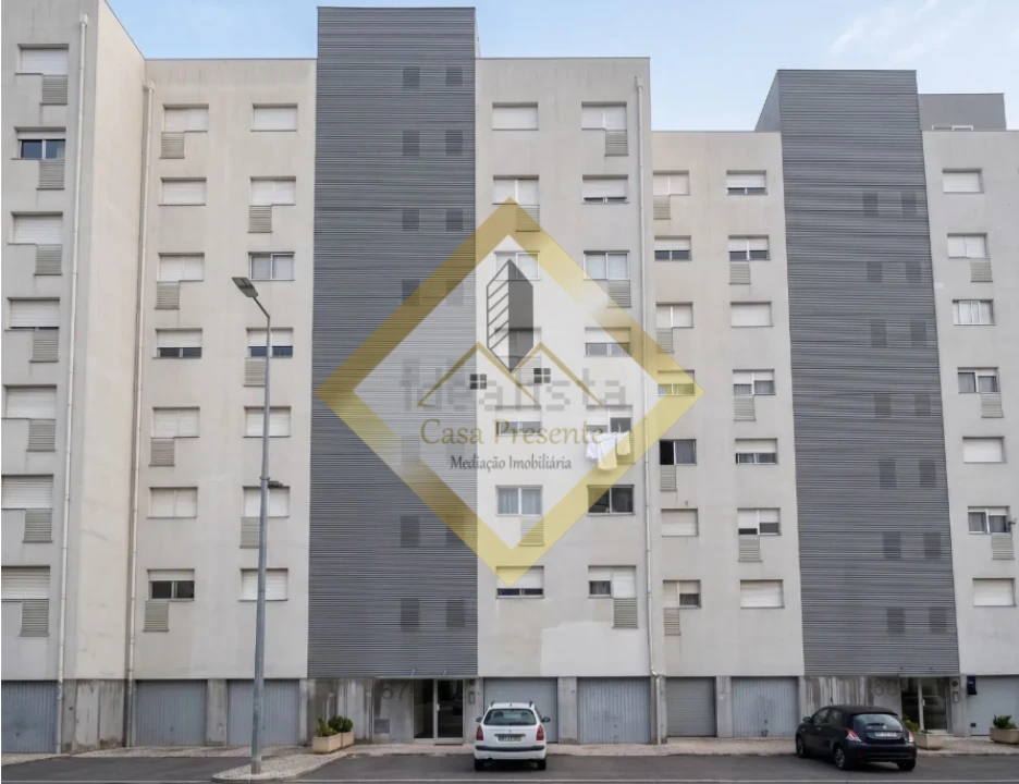 Apartamento T3 para Venda em Vilar de Andorinho Foto 1