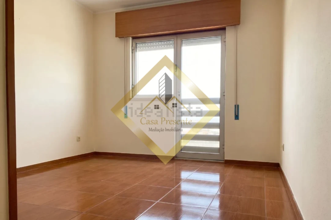 Apartamento T3 para Venda em Vilar de Andorinho Foto 4