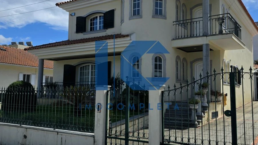 Moradia T4 para Venda em Santa Joana