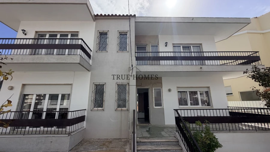 Moradia T6 para Venda em Amora Foto 3