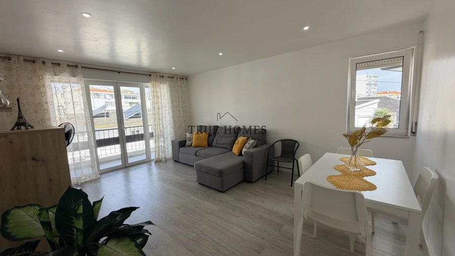 Moradia T6 para Venda em Amora Foto 17