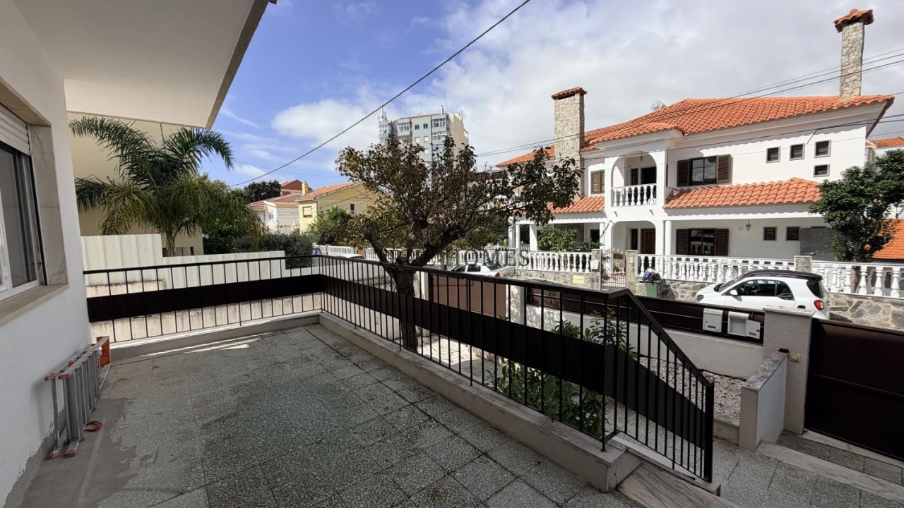 Moradia T6 para Venda em Amora Foto 12