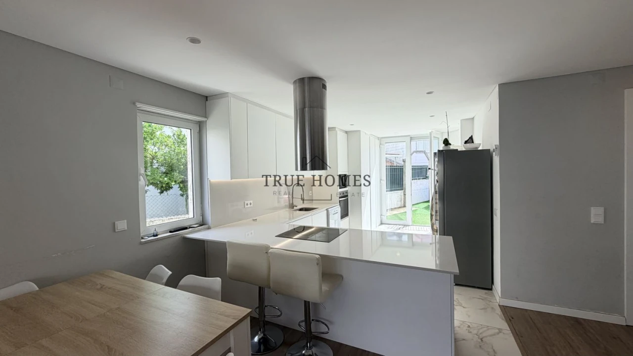 Moradia T6 para Venda em Amora Foto 33