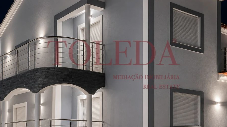 Moradia T5 para Venda em Ereira e Lapa