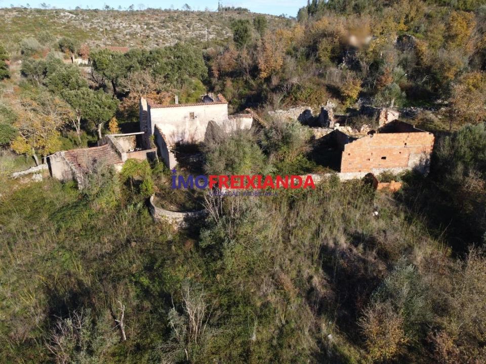 Moradia T1 para Venda em Chãos Foto 1