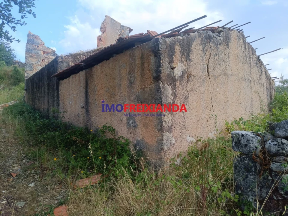 Moradia T1 para Venda em Chãos Foto 14