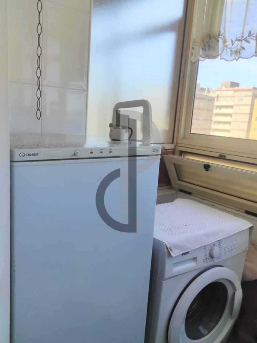 Apartamento T2 para Venda em Vilar de Andorinho Foto 7