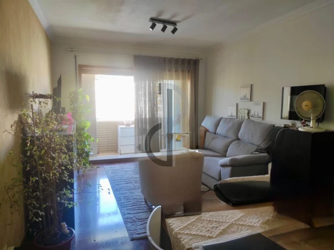 Apartamento T2 para Venda em Vilar de Andorinho Foto 3