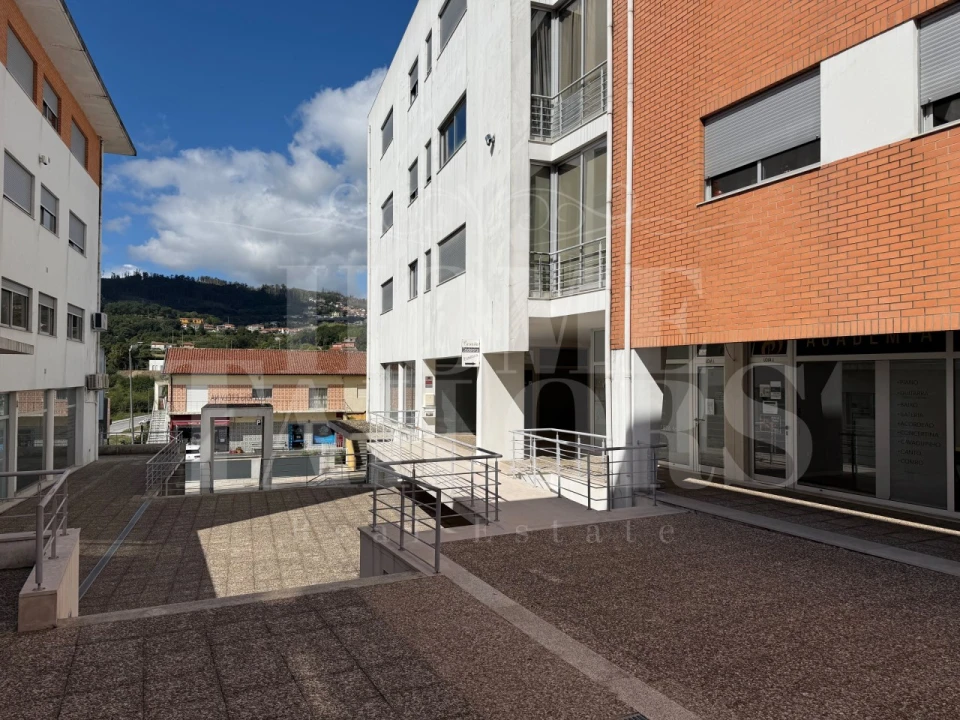 Apartamento T3 para Arrendamento em Termas de São Vicente Foto 1