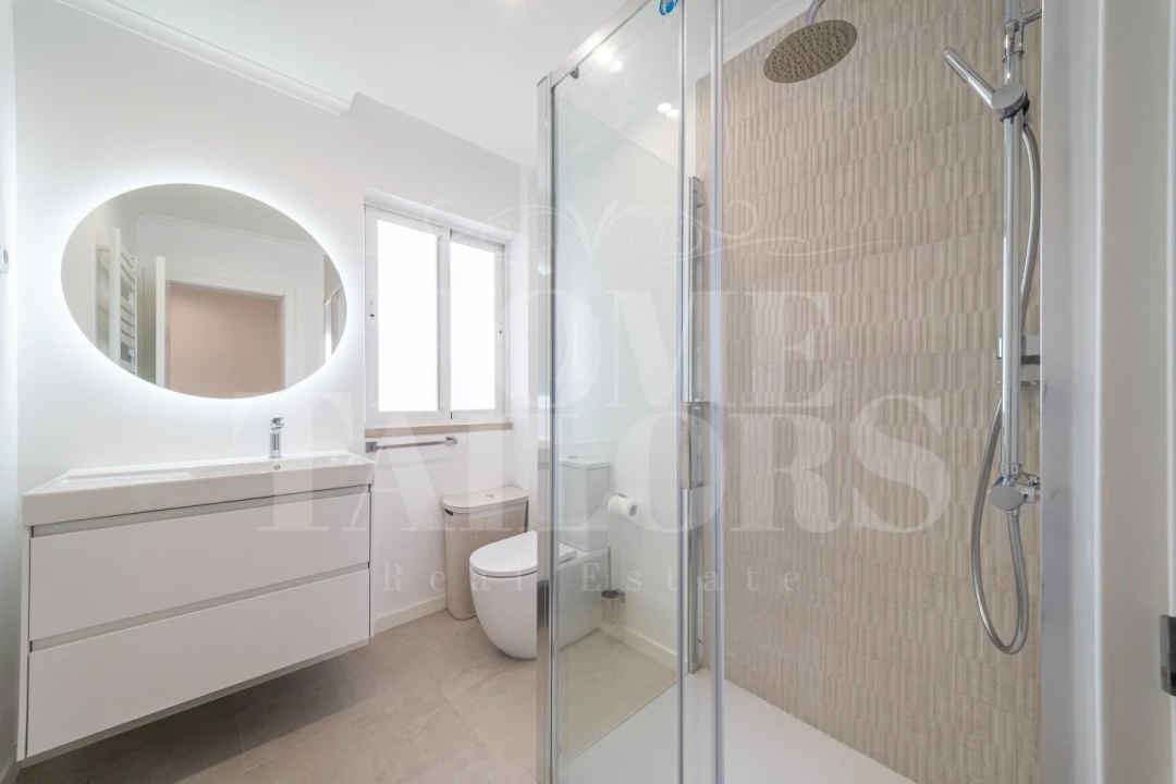 Apartamento T3 para Venda em Almada, Cova da Piedade, Pragal e Cacilhas Foto 3