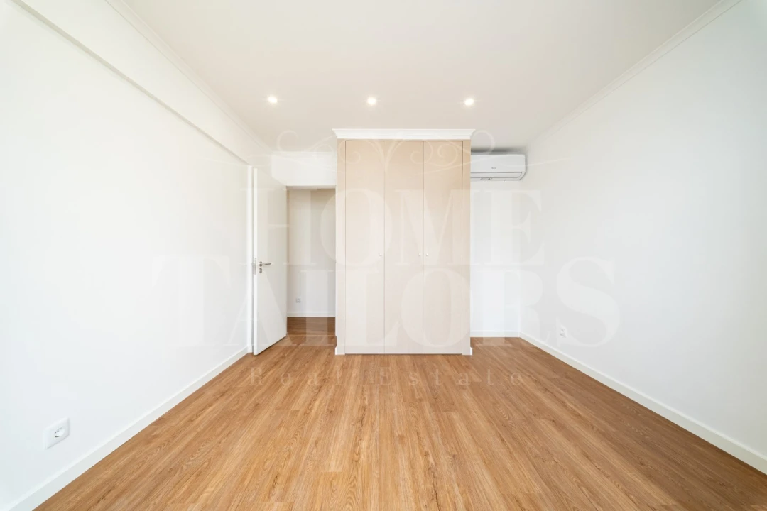 Apartamento T3 para Venda em Almada, Cova da Piedade, Pragal e Cacilhas Foto 10