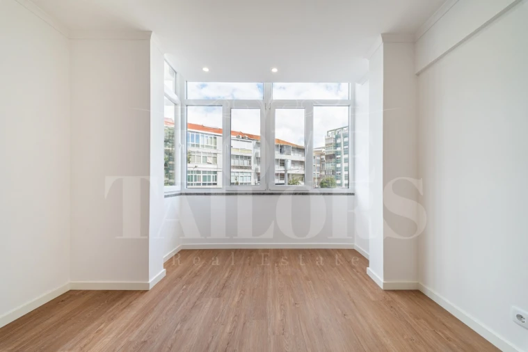 Apartamento T3 para Venda em Almada, Cova da Piedade, Pragal e Cacilhas Foto 8