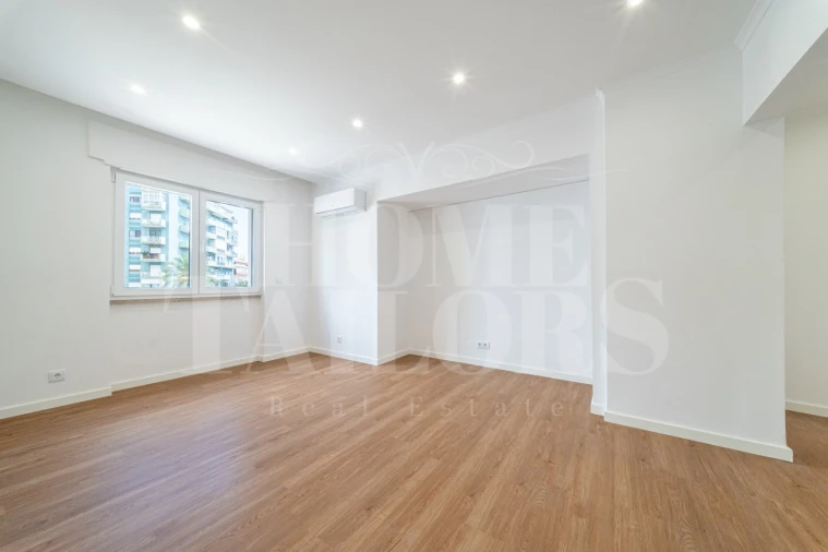 Apartamento T3 para Venda em Almada, Cova da Piedade, Pragal e Cacilhas Foto 15