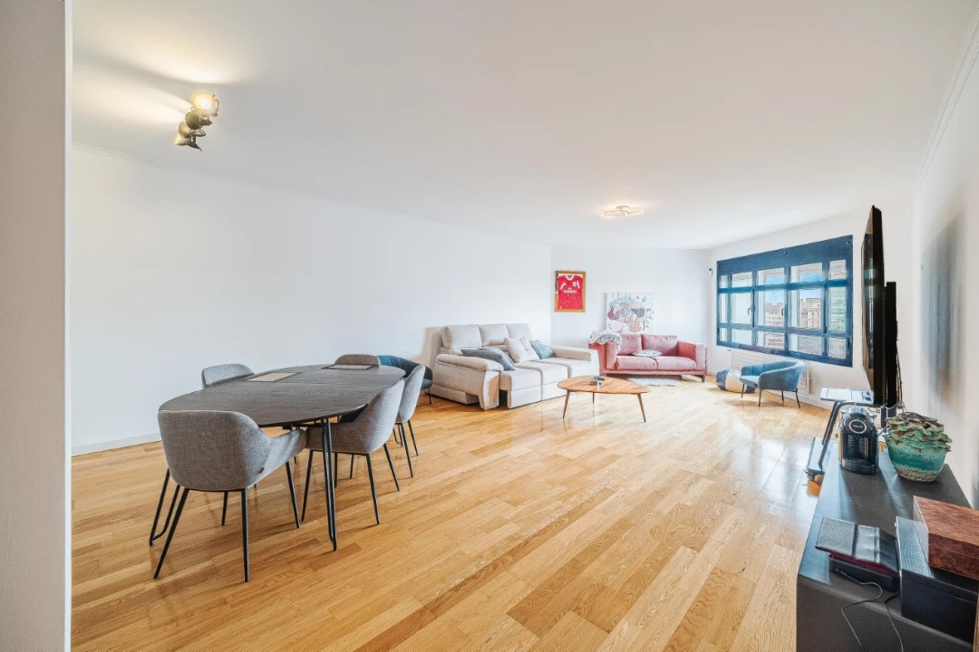 Apartamento T4 para Venda em Campolide Foto 4