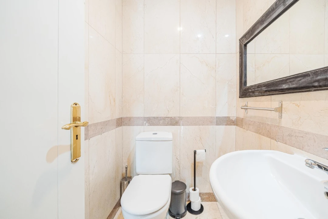 Apartamento T4 para Venda em Campolide Foto 14