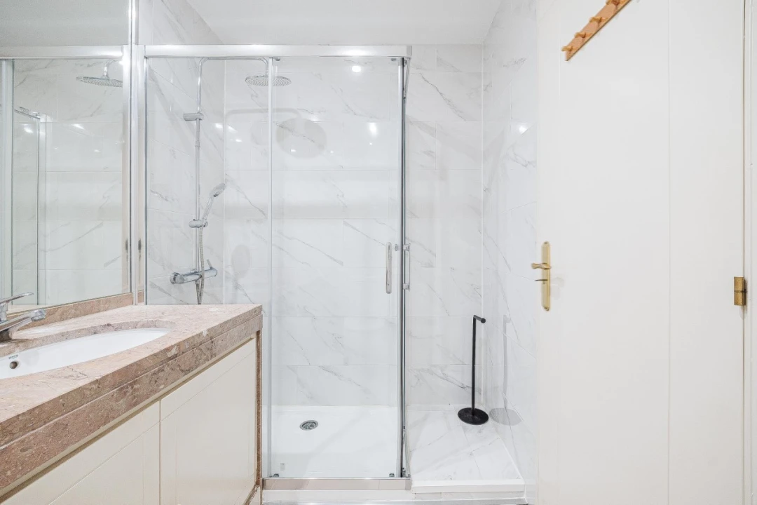 Apartamento T4 para Venda em Campolide Foto 17