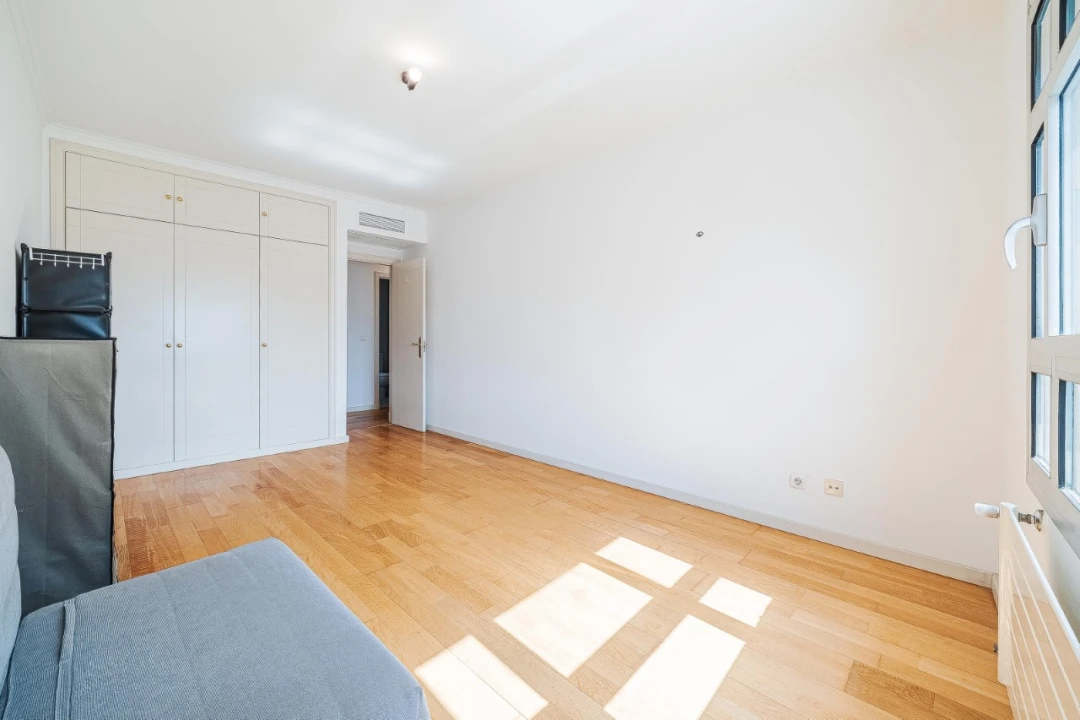Apartamento T4 para Venda em Campolide Foto 32