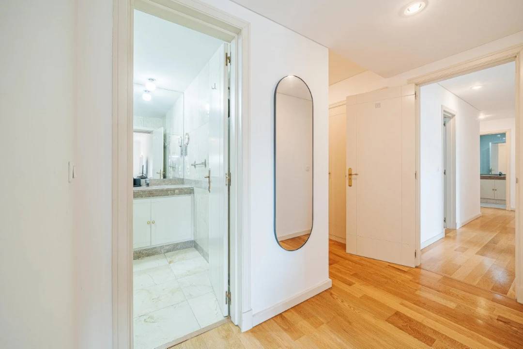 Apartamento T4 para Venda em Campolide Foto 37